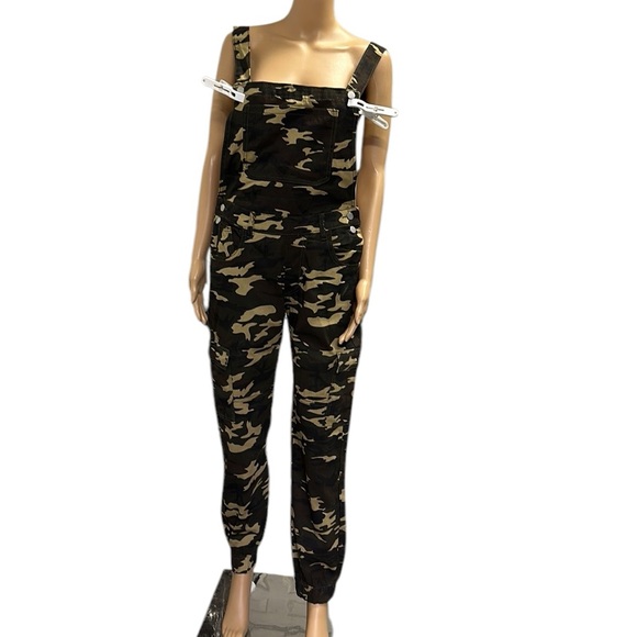 JK Miles Camo Overalls Jogger Ankle Cargo Pockets Jumpsuit Pants Womens Medium - Picture 1 of 14